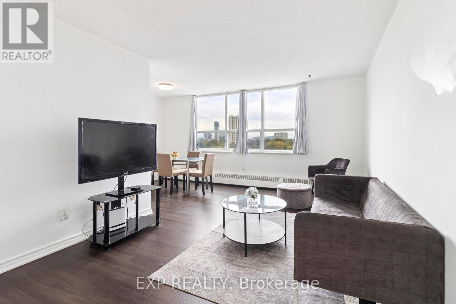 1101 5 Parkway Forest Dr, Toronto Henry Farm, ON M2J 1L2