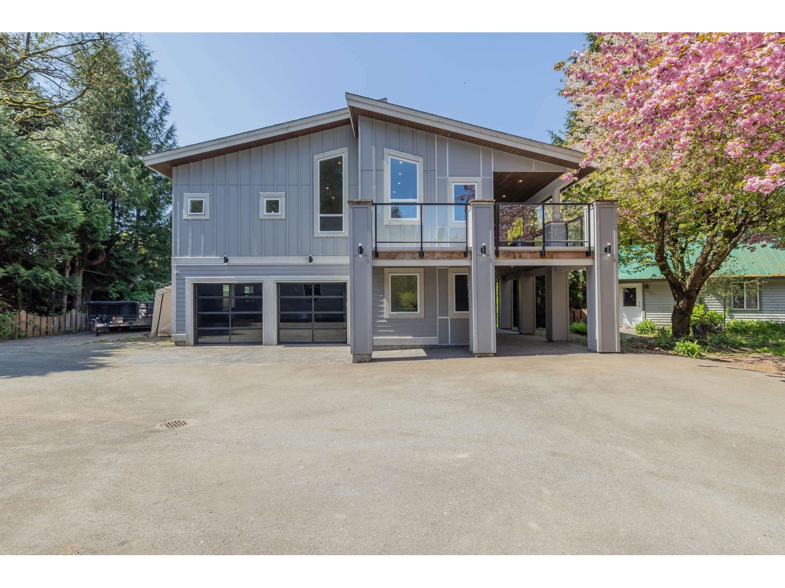 32560 Downes Rd, Abbotsford, BC V4X 1X3