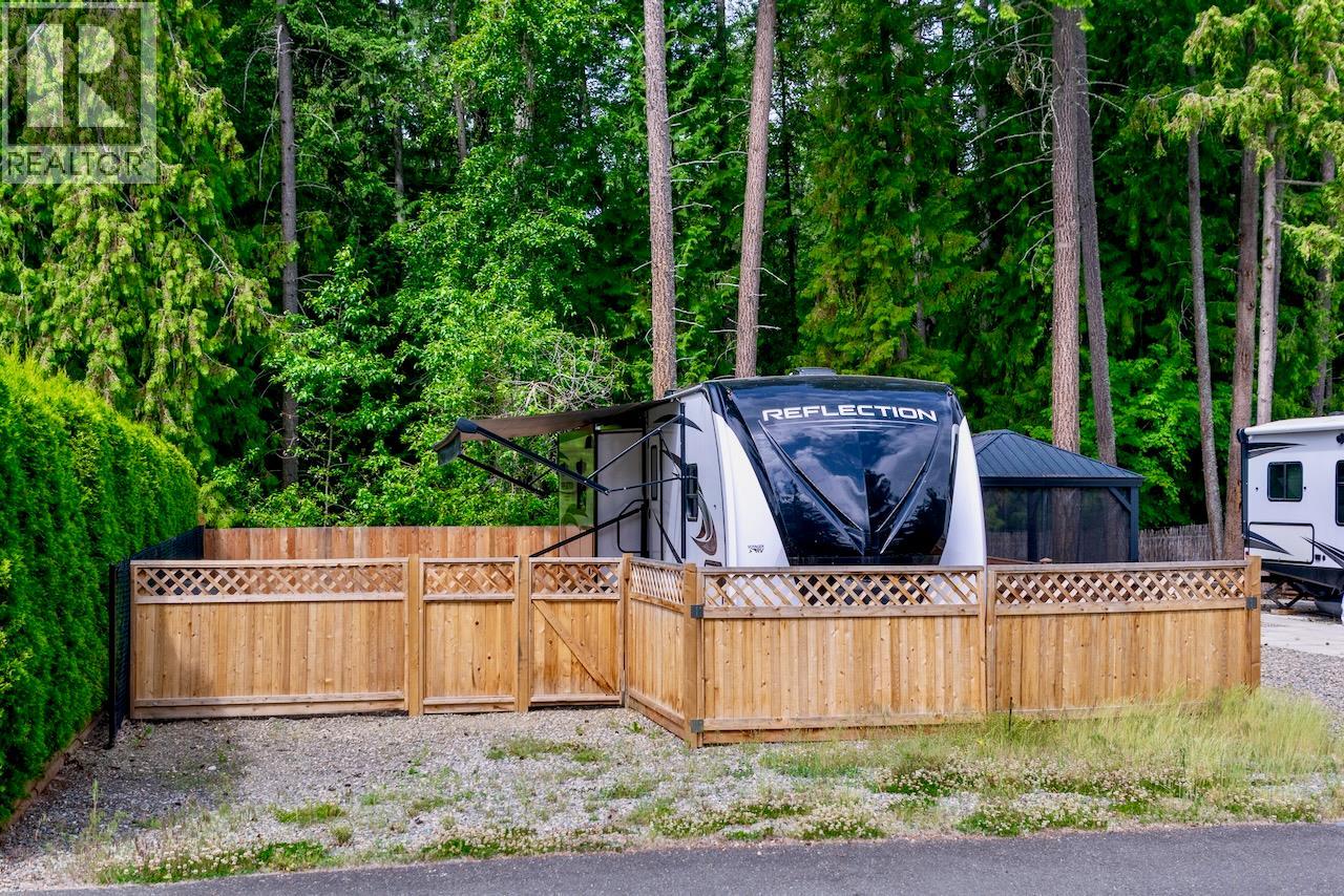 1131 Pine Grove Road Unit 20, Scotch Creek, BC V0E 1M5