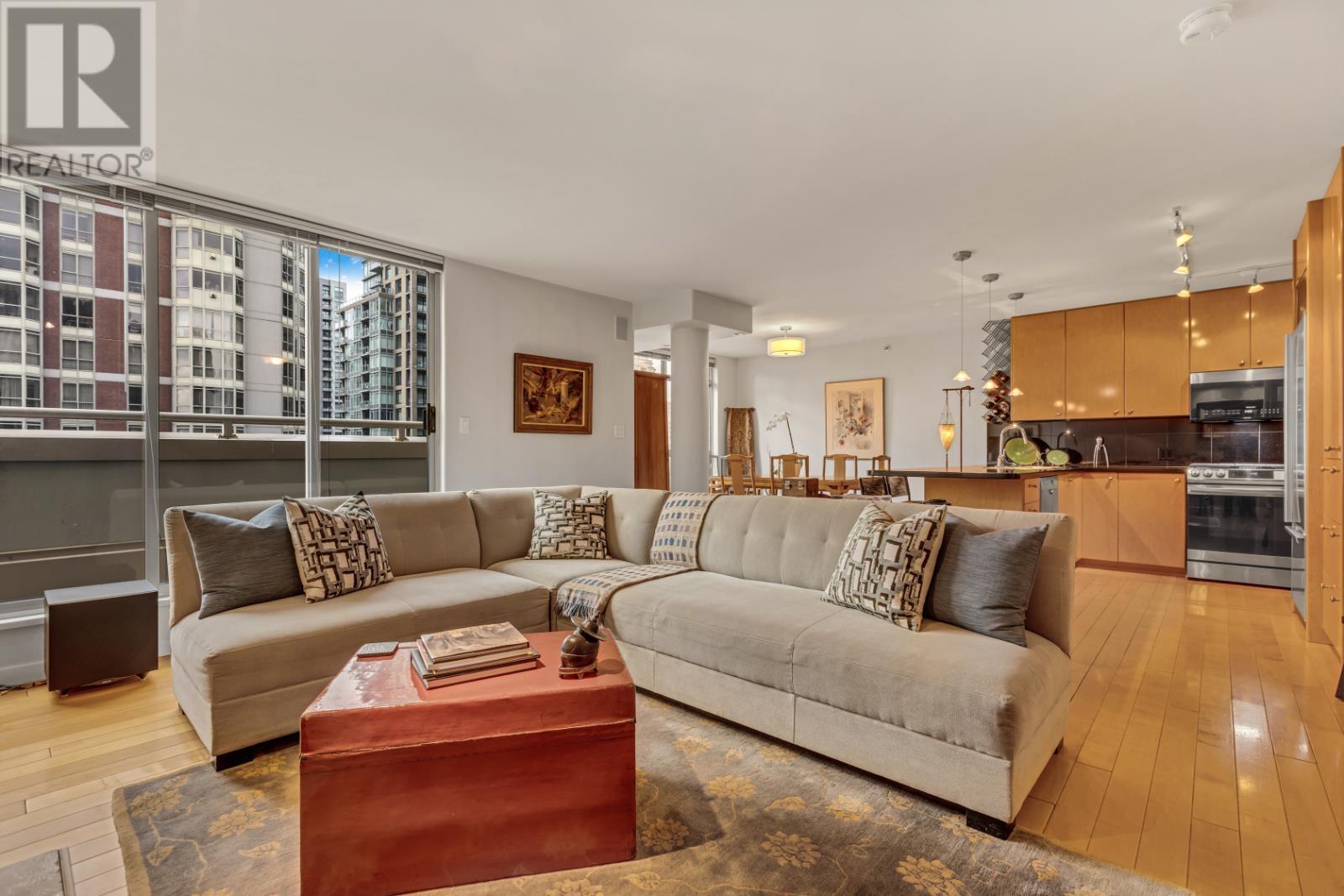 819 Hamilton Street Unit 1404, Vancouver, BC V6B 6M2
