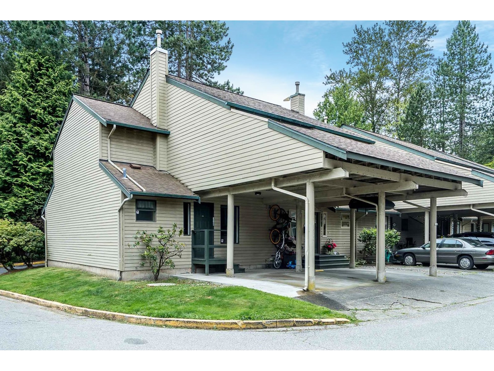 15766 Mcbeth Rd, Surrey, BC V4A 5X3