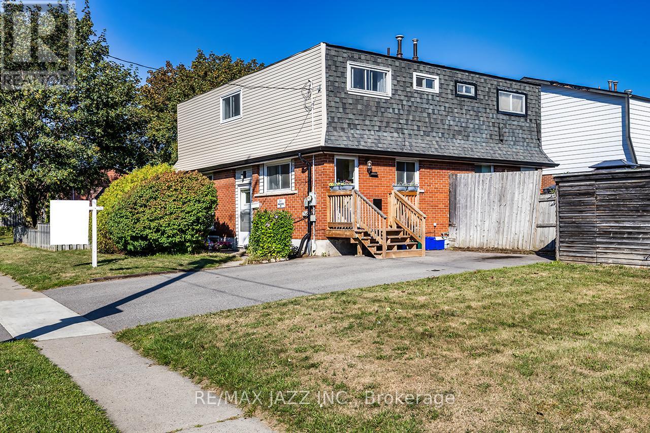 261 Vancouver St, Oshawa, ON L1J 5X7