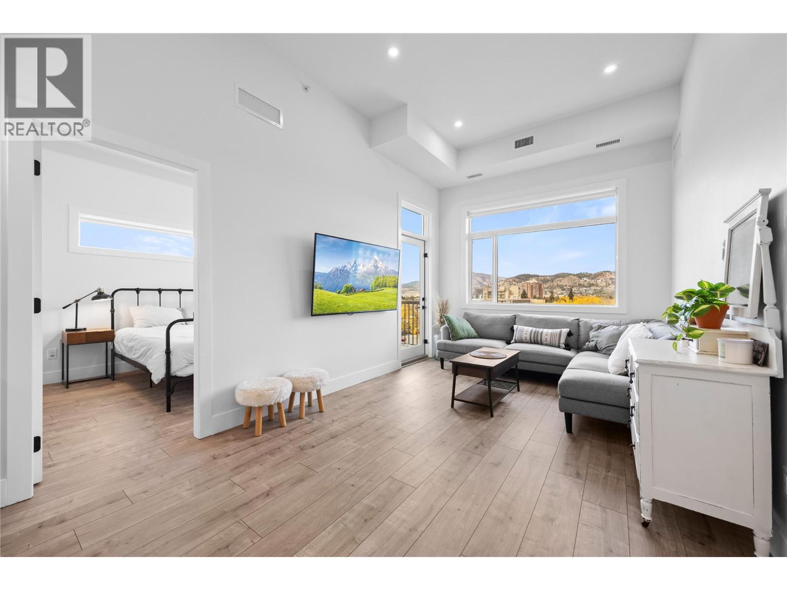 1220 Pacific Avenue Unit 508, Kelowna, BC V1Y 5T7