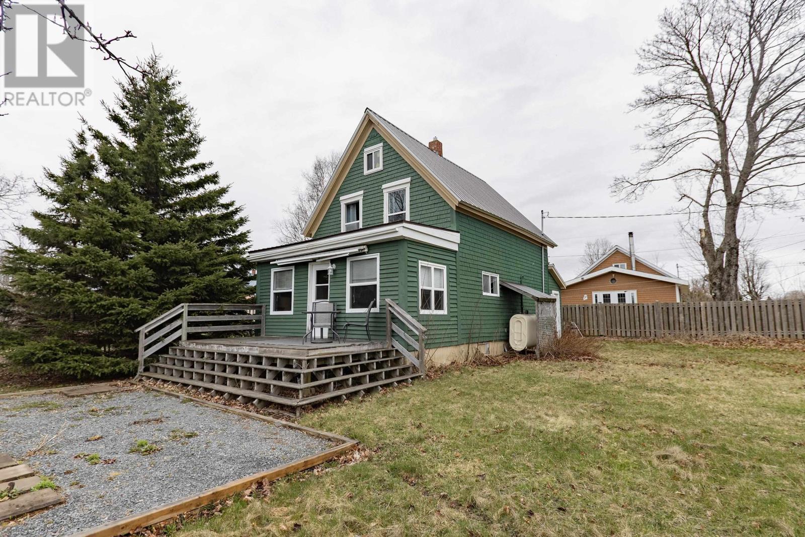 1 Moore St, Parrsboro, NS B0M 1S0