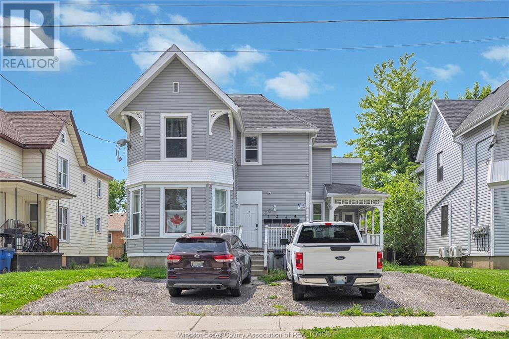 54 Wellington St E, Chatham, ON N7M 3N9