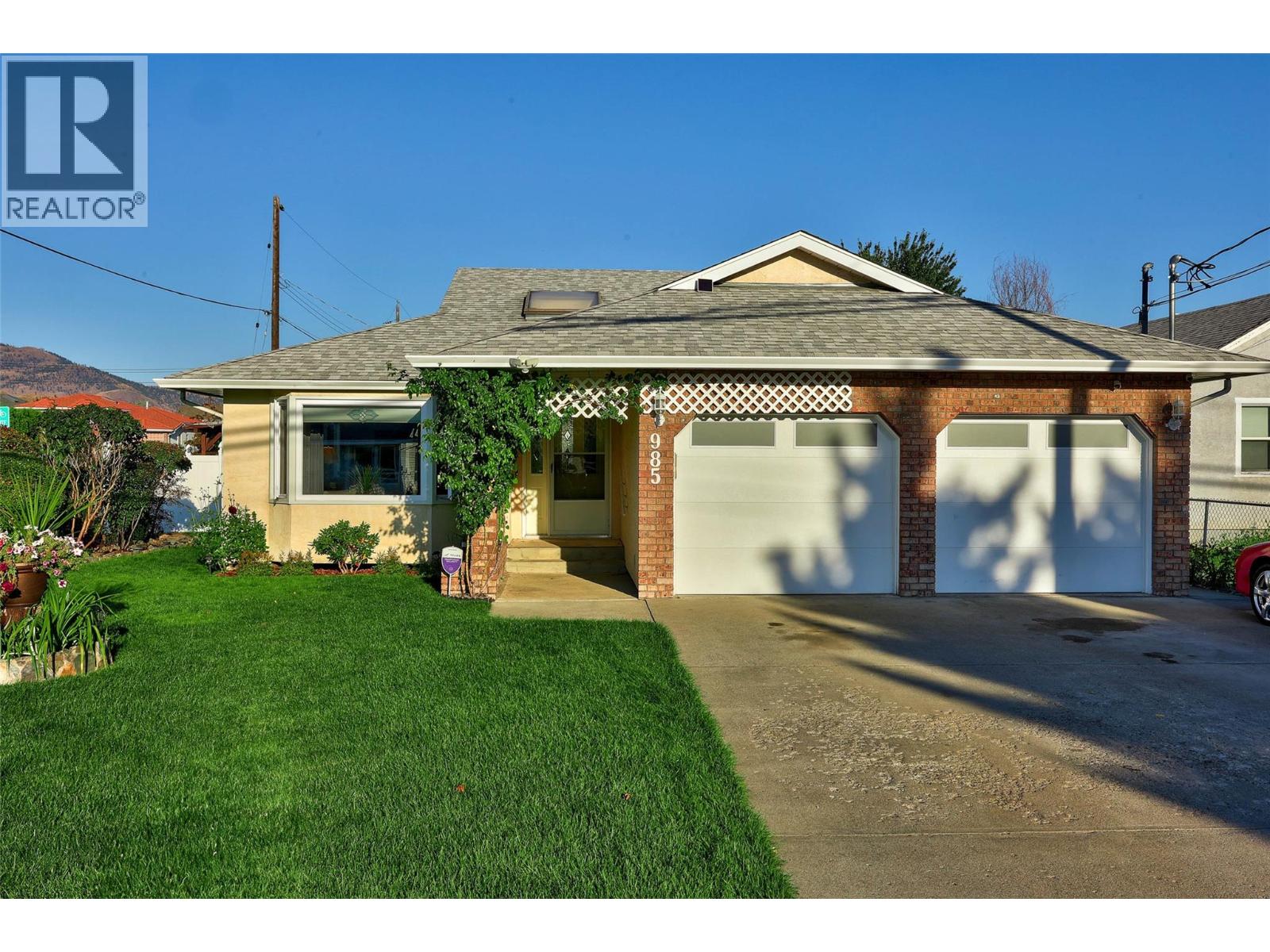 985 Schreiner St, Kamloops, BC V2B 5W1