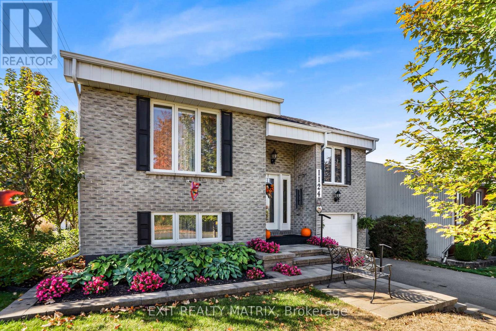 1124 Ghislain St, Hawkesbury, ON K6A 3G3