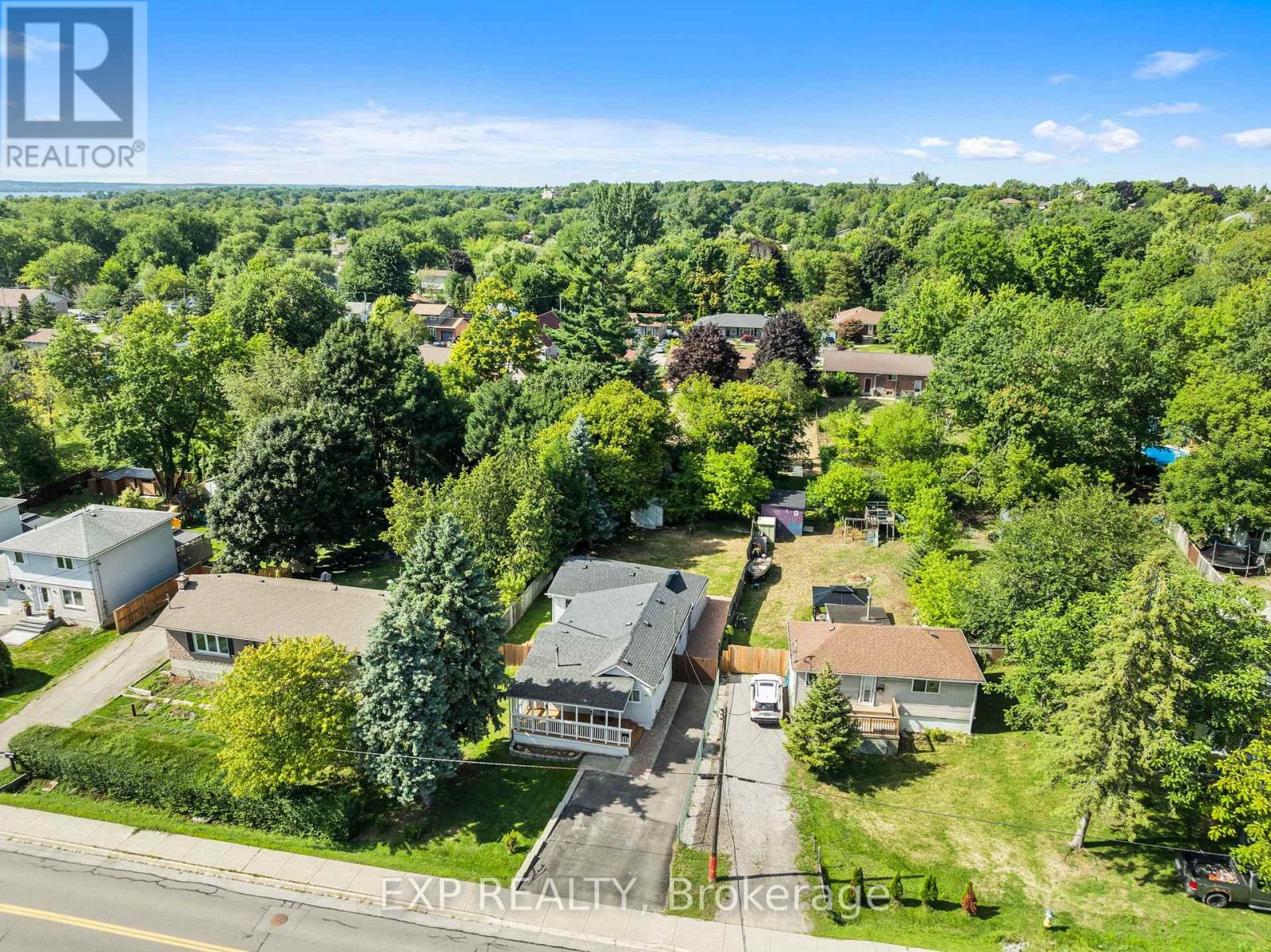 148 Morton Ave, Georgina, ON L4P 2M4