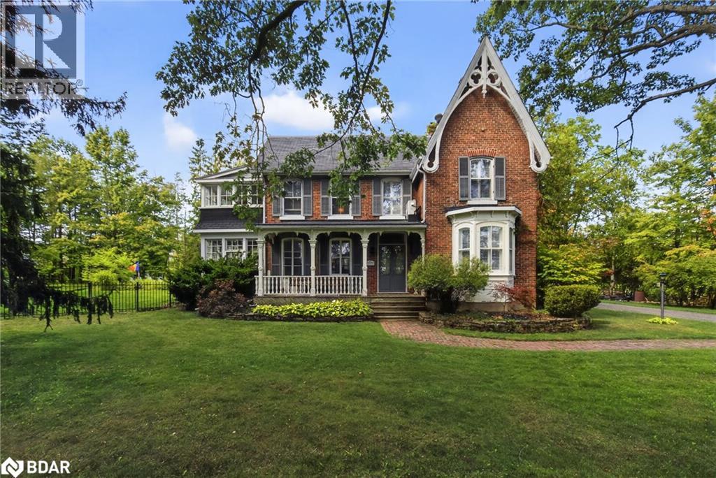126 Letitia St, Barrie, ON L4N 1P5