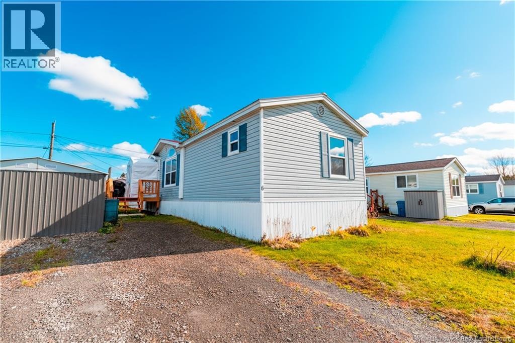 6 Tyler St, Lincoln, NB E3B 6X2