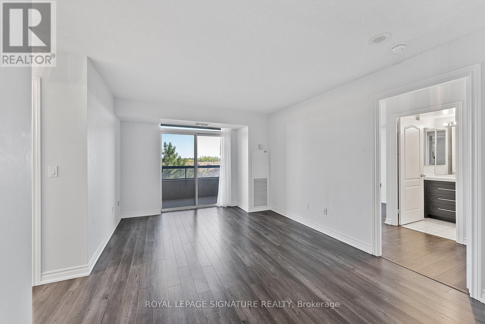 818 18 Sommerset Way, Toronto, ON M2N 6X5