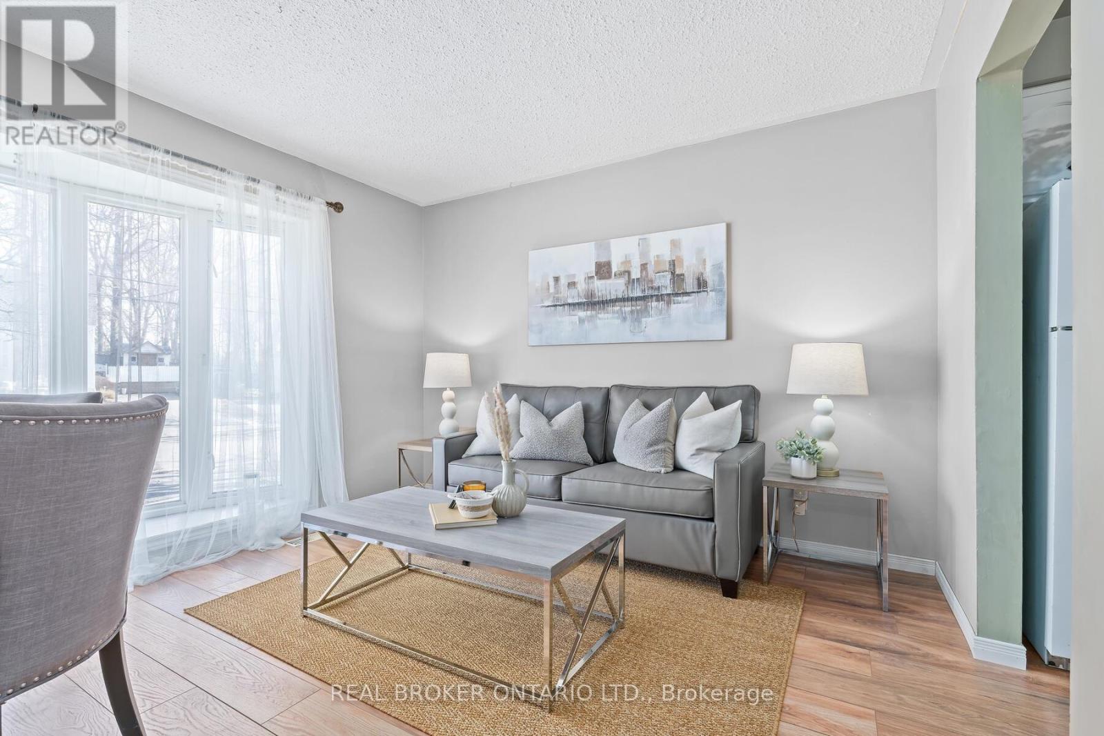 19 Dayfoot Dr, Halton Hills Georgetown, ON L7G 2K8