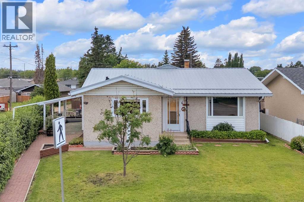 6 Fir St, Red Deer, AB T4N 4Y2