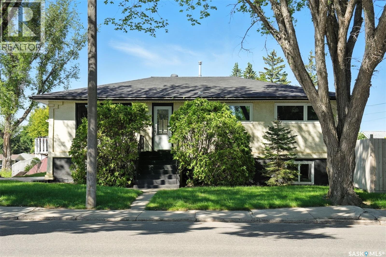 2616 20th Street West, Saskatoon, SK S7M 1B6
