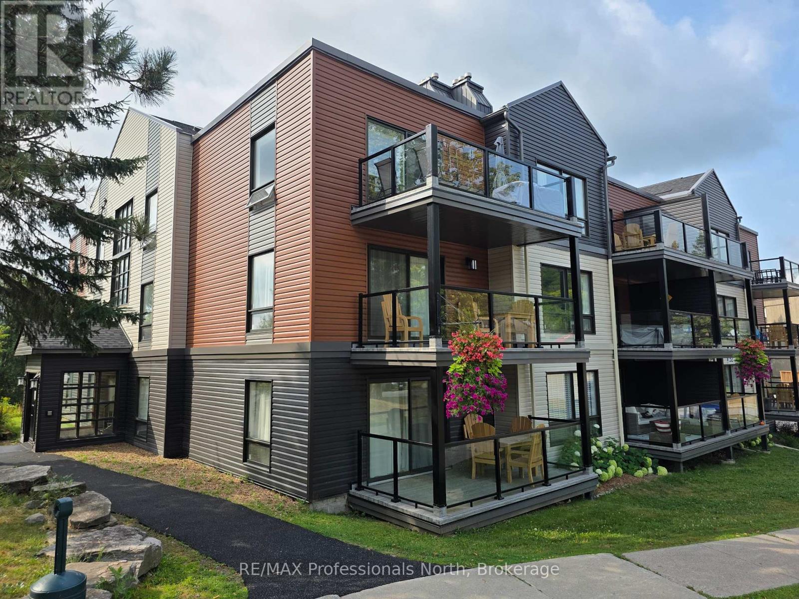 52-203 1235 Deerhurst Dr, Huntsville, ON P1H 2E8