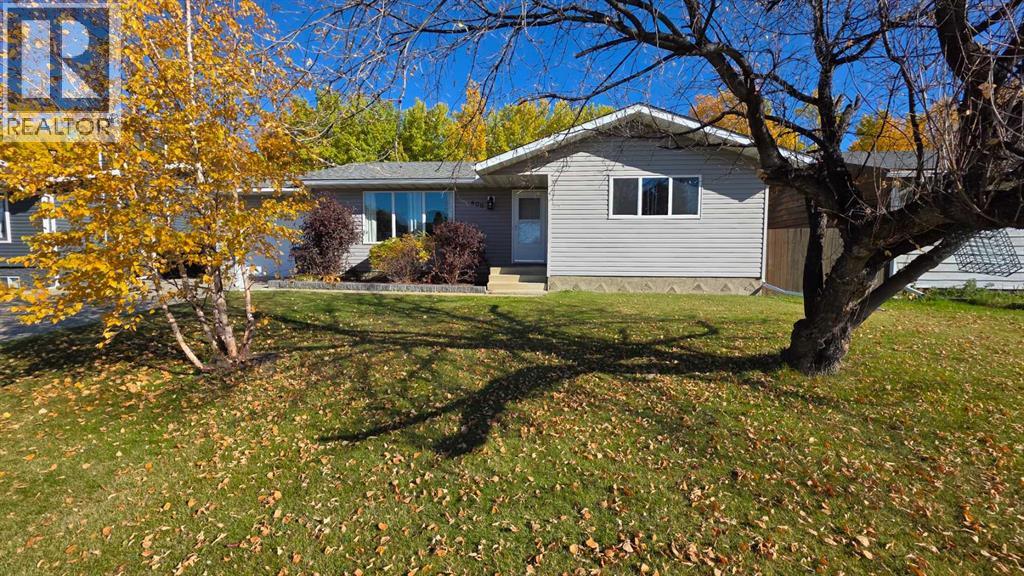 600 Hammond Dr, Fox Creek, AB T0H 1P0