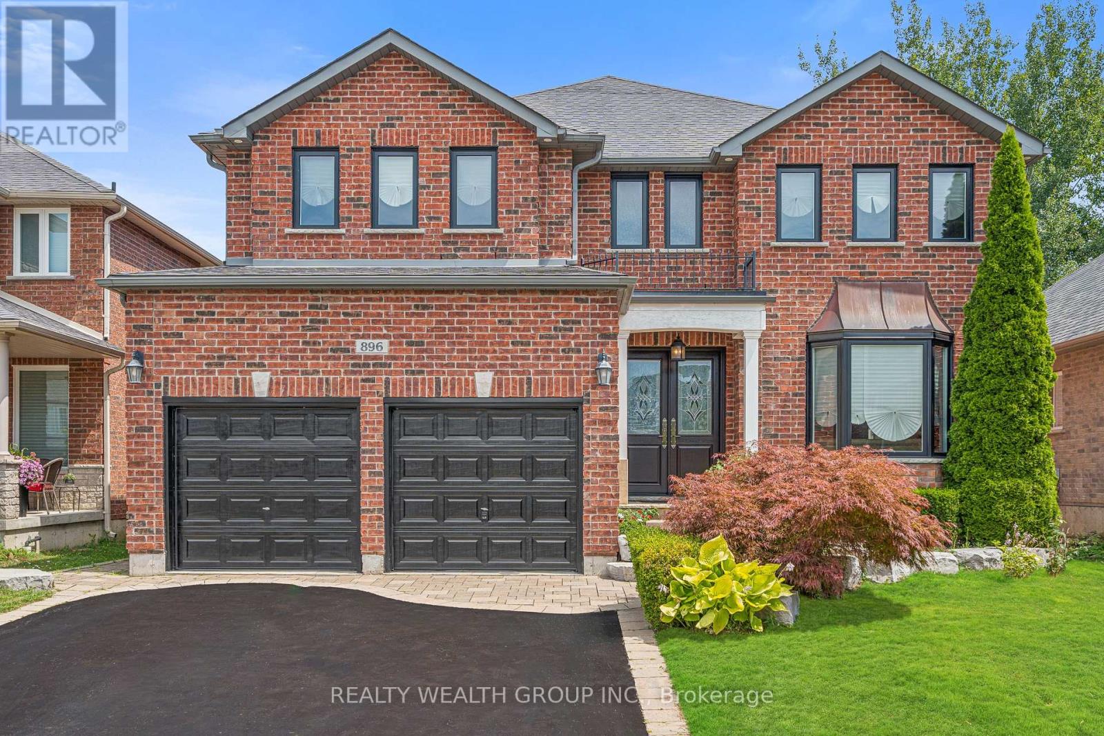 896 Booth Ave, Innisfil, ON L9S 0A4