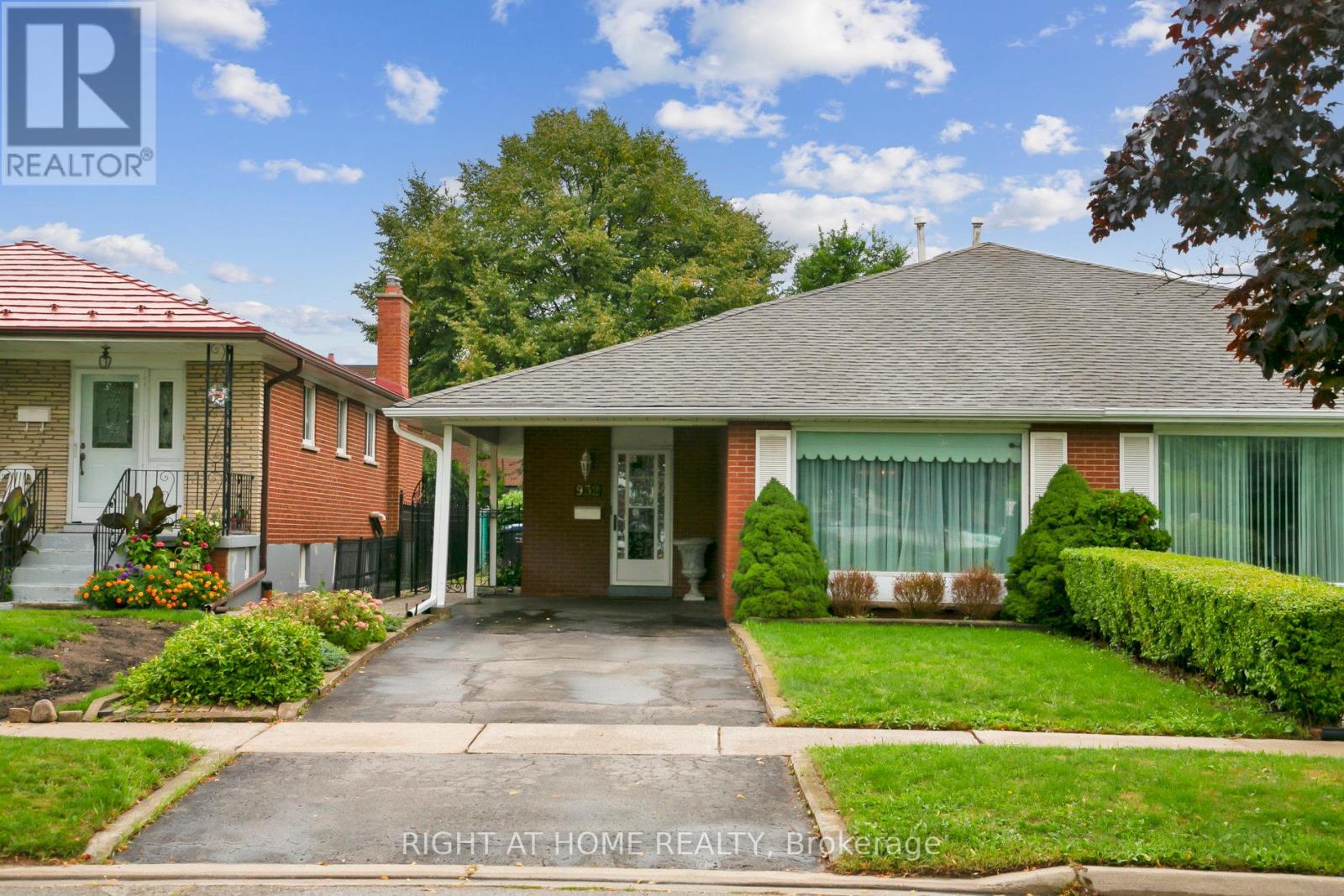 932 Flagship Dr, Mississauga, ON L4Y 2J4
