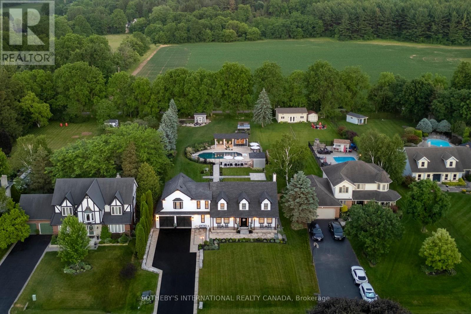 10 Meander Close, Hamilton, ON L0R 1H1