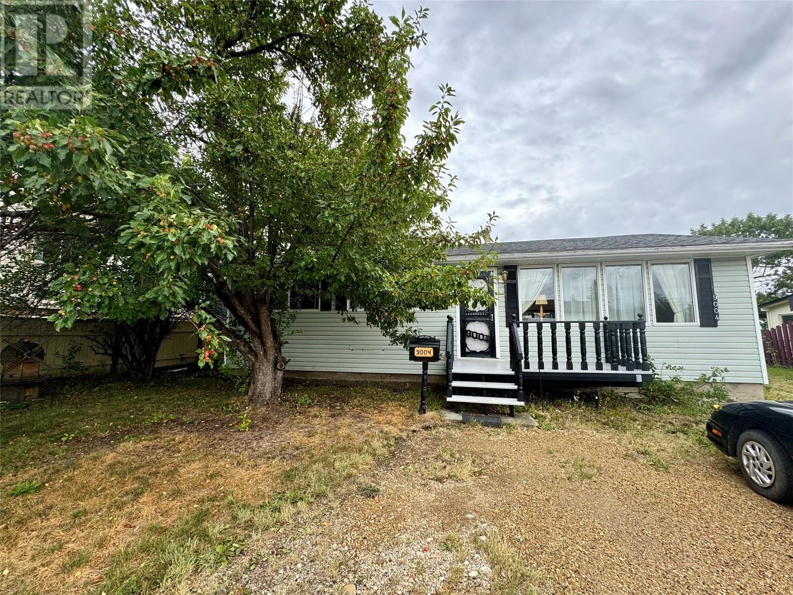 9004 Lyman Dr, Dawson Creek, BC V1G 3M9