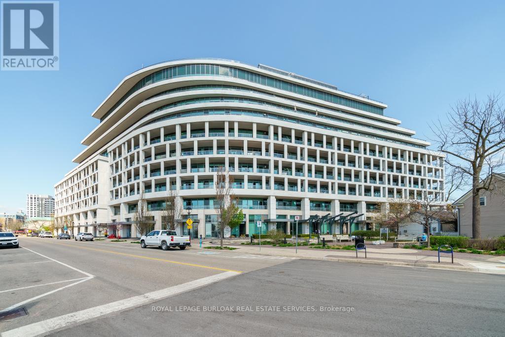 103 11 Bronte Rd, Oakville, ON L6L 0E1