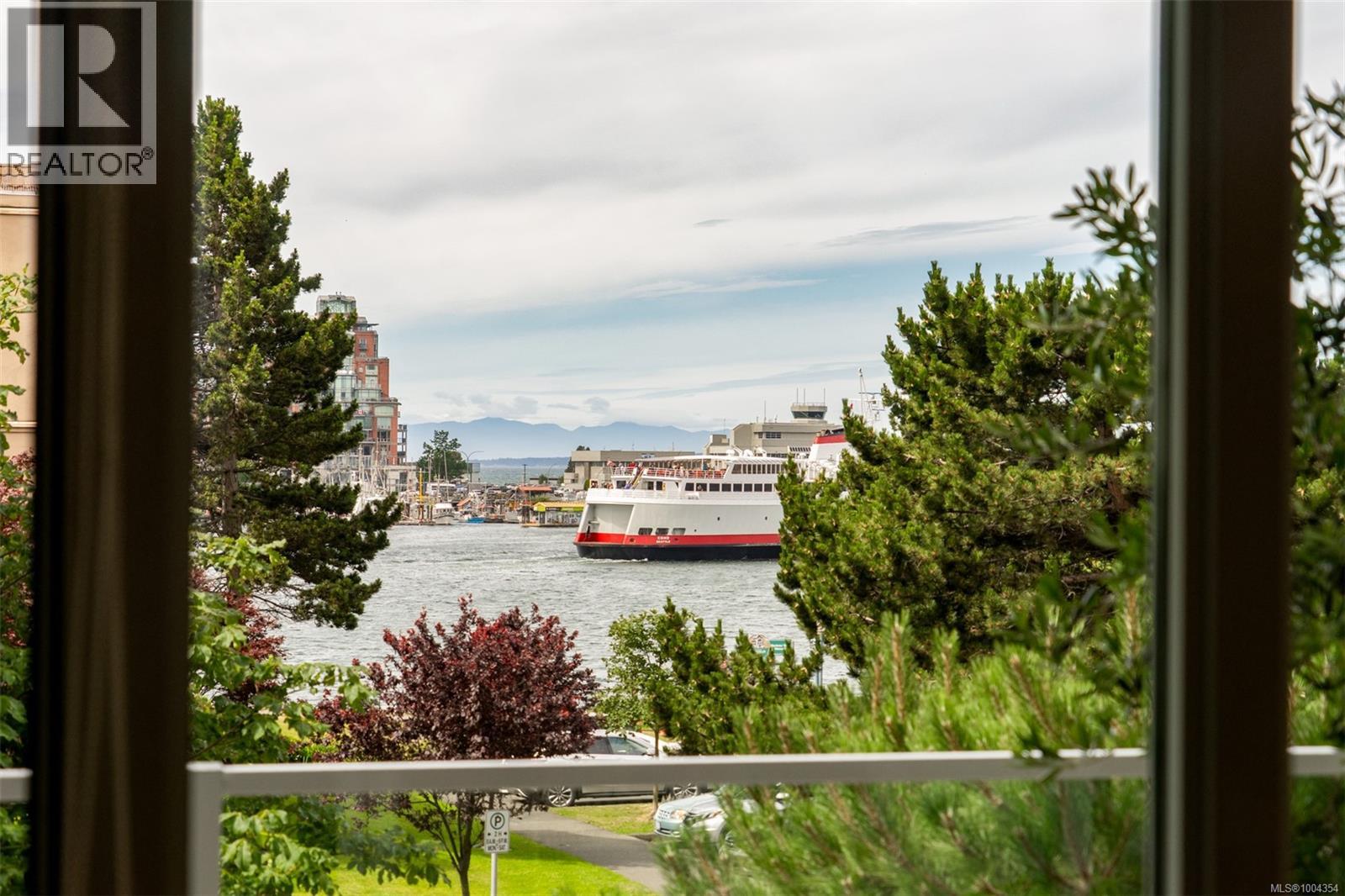 68 Songhees Rd Unit 107 Rd, Victoria, BC V9A 0A3