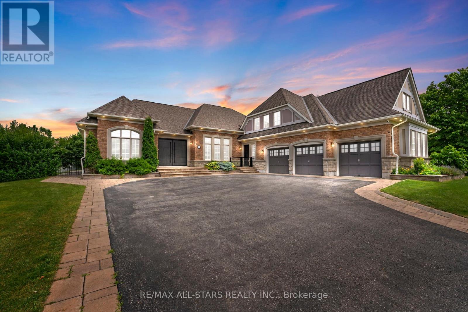 21 Country Club Cres, Uxbridge, ON L9P 0B8
