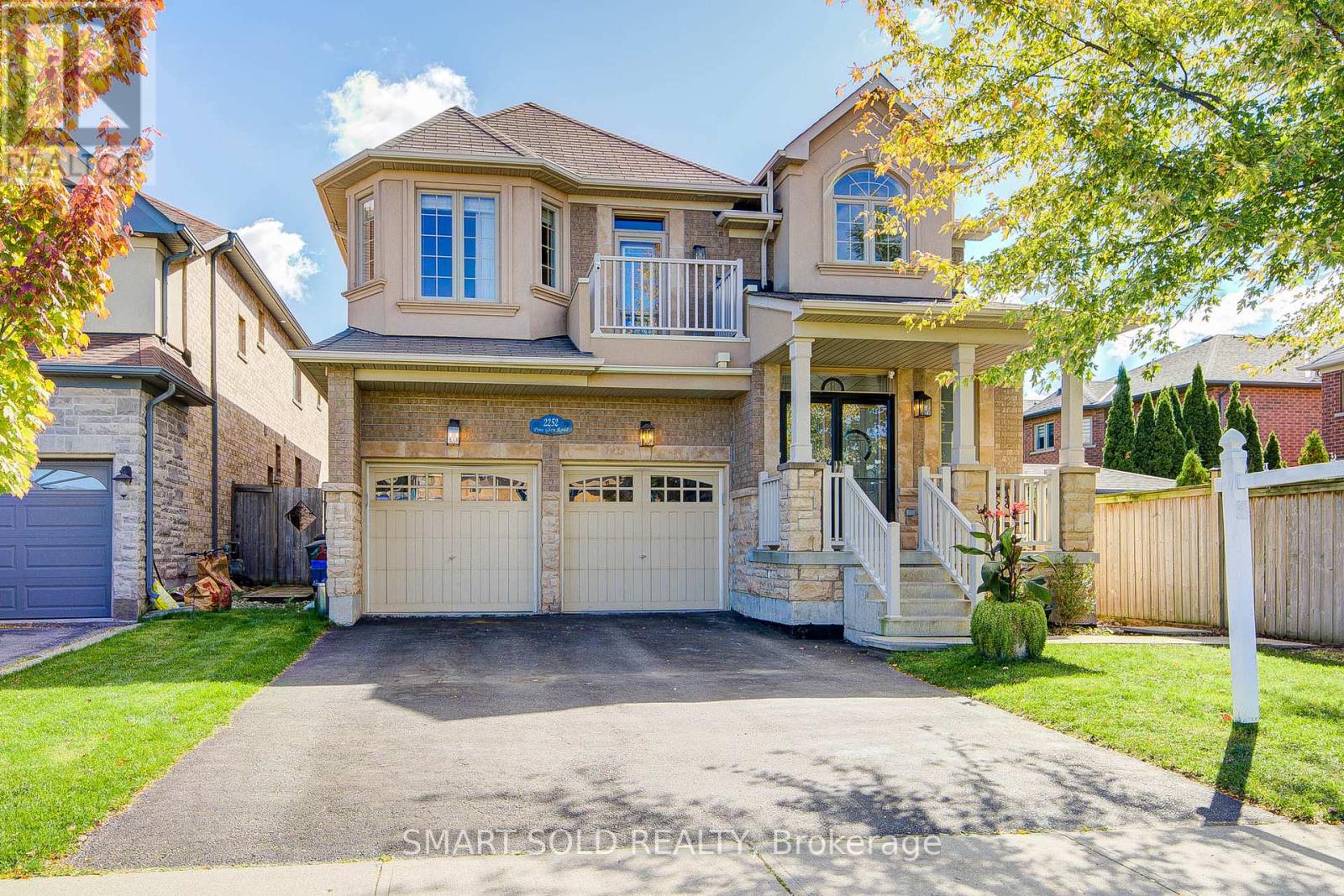2252 Pine Glen Rd, Oakville, ON L6M 0G5