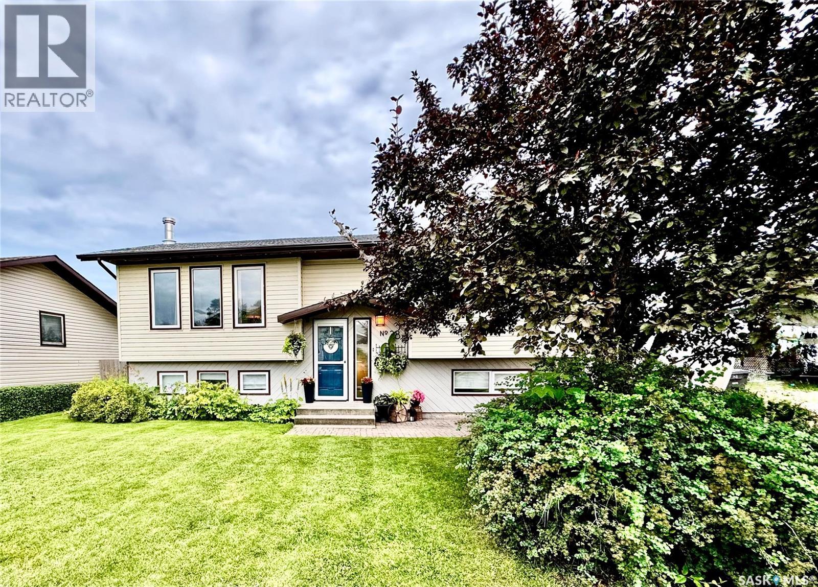 38 Howard Cres, Lanigan, SK S0K 2M0