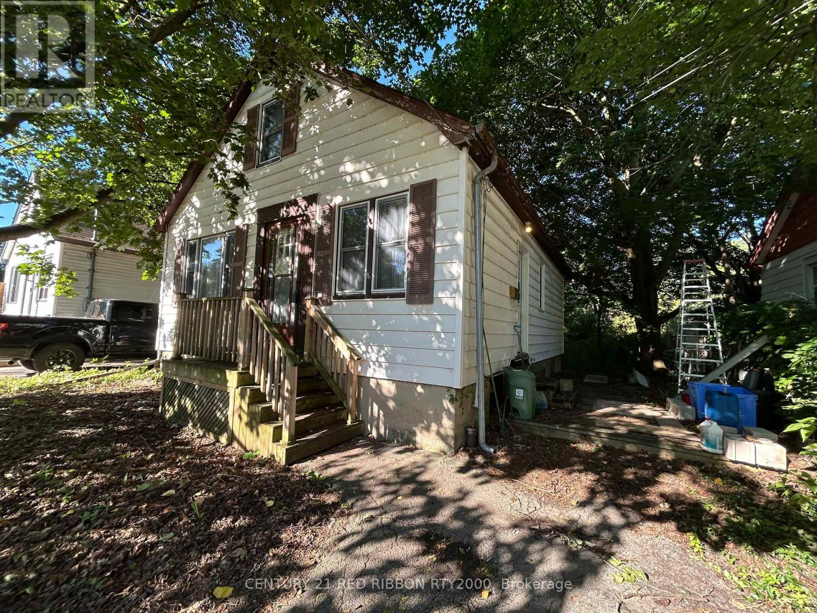 45 Fairview Ave, London, ON N6C 4T4