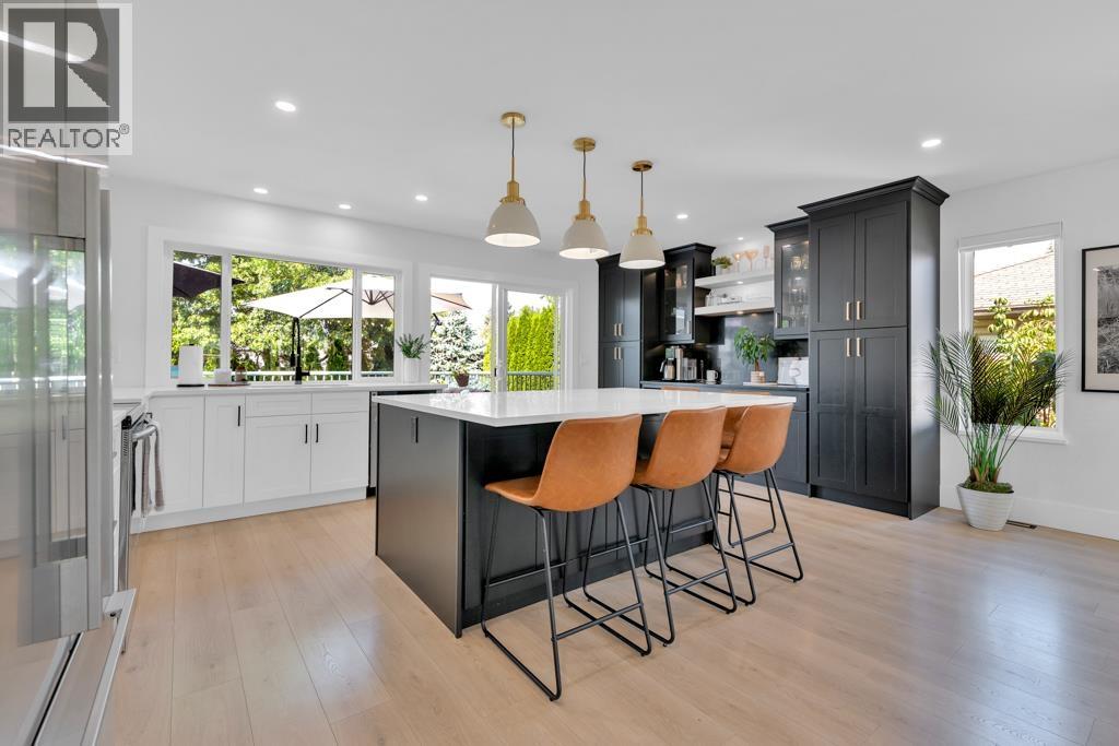 20245 Ditton St, Maple Ridge, BC V2X 3N1