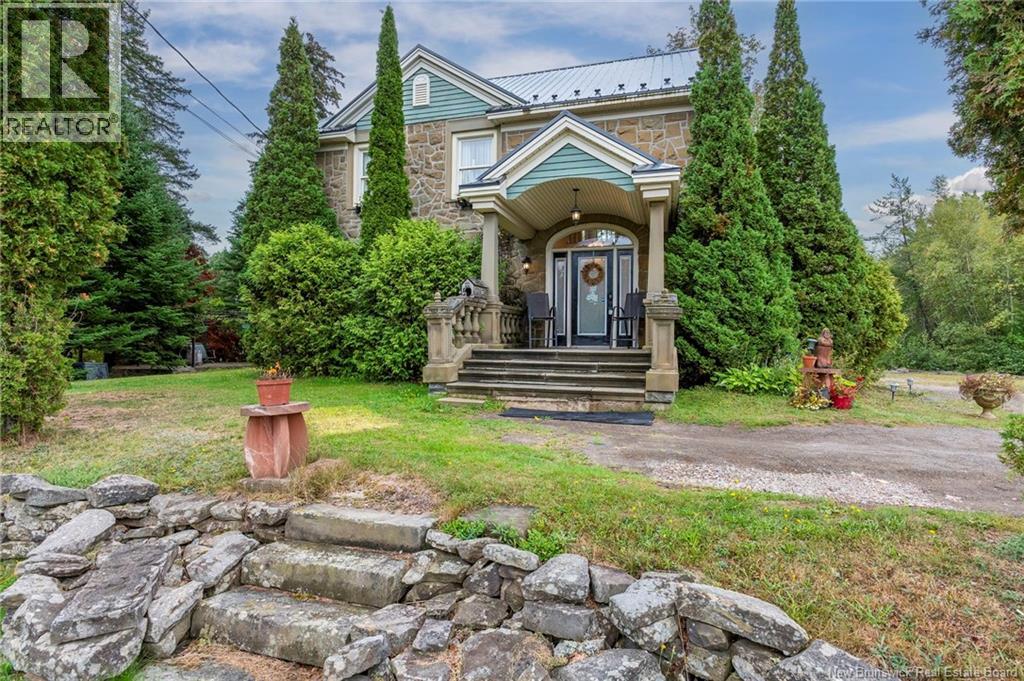 498 Chartersville Rd, Dieppe, NB E1A 1K6