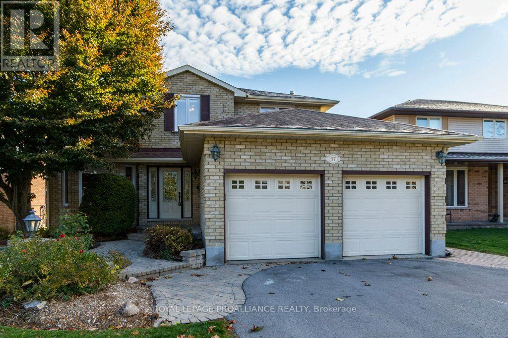 37 Dungannon Dr, Belleville, ON K8P 5E7