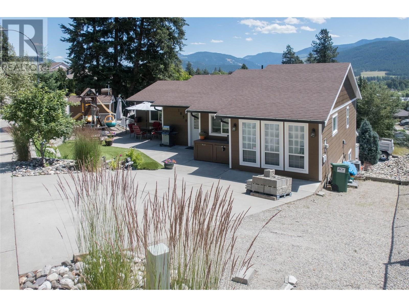 1859 Schunter Dr, Lumby, BC V0E 2G0