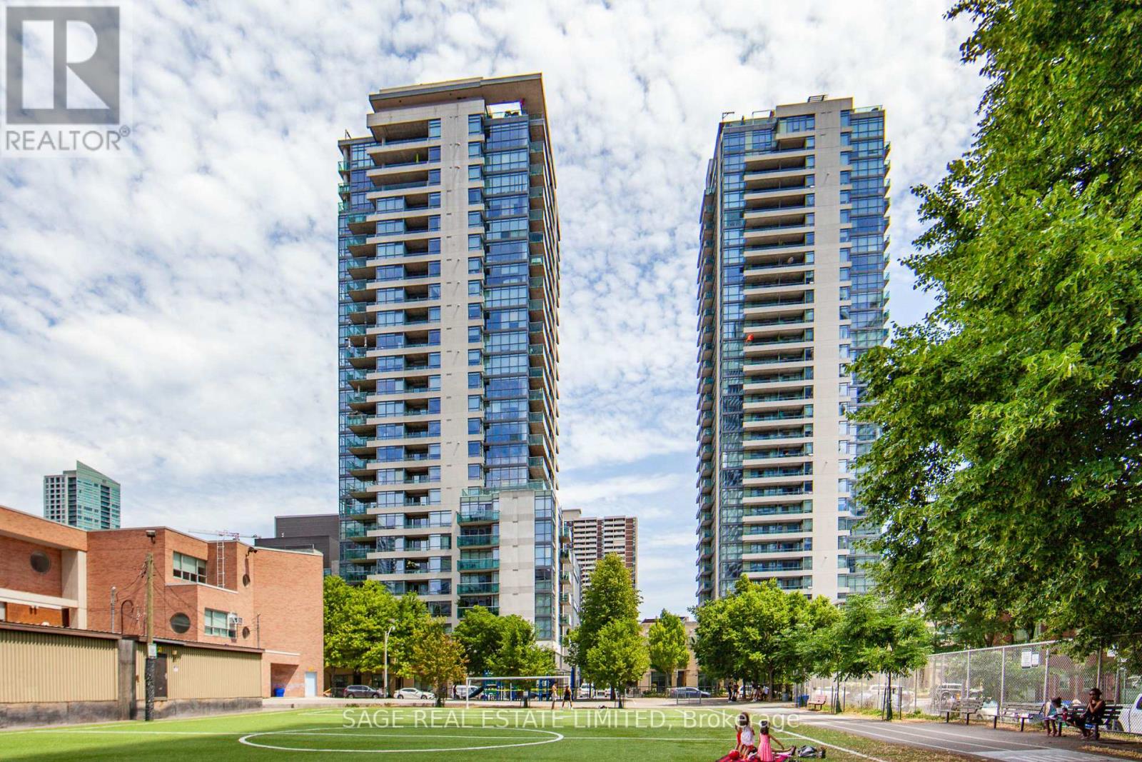 605 281 Mutual St, Toronto, ON M4Y 3C4