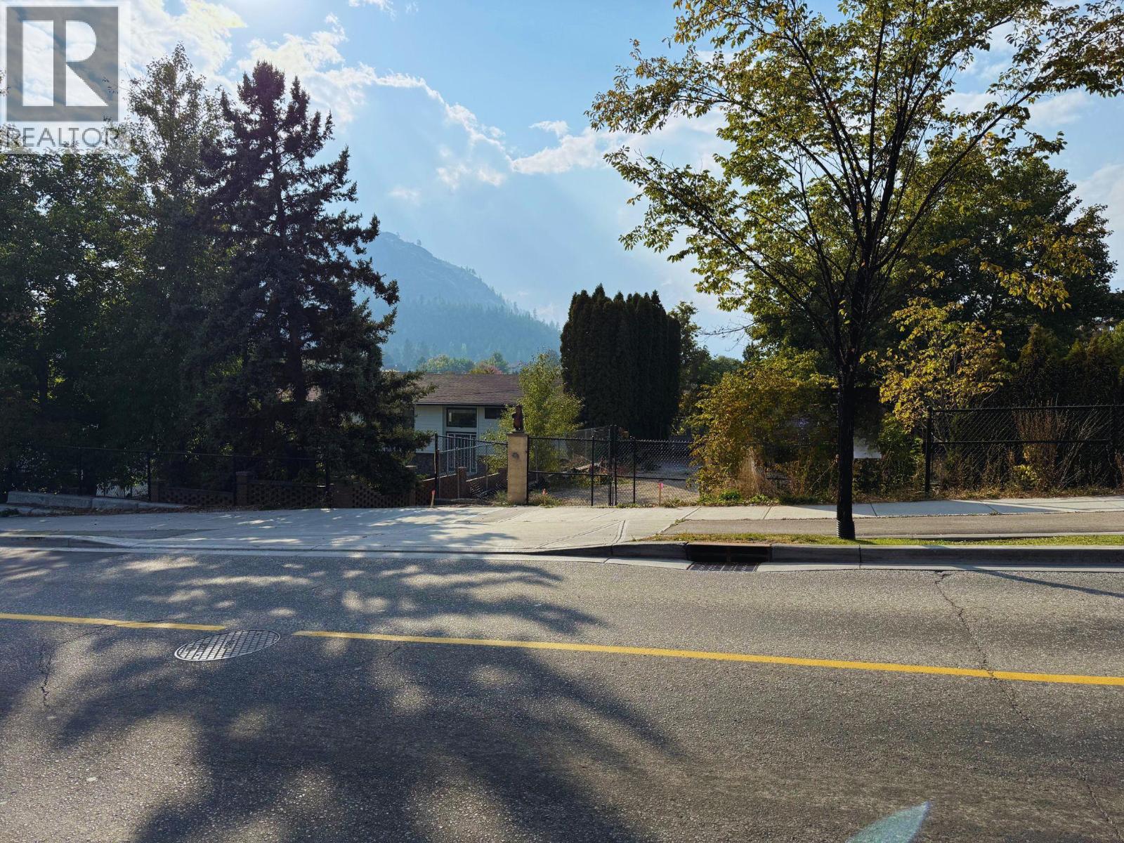 2640 Boucherie Rd, West Kelowna, BC V1Z 1J2