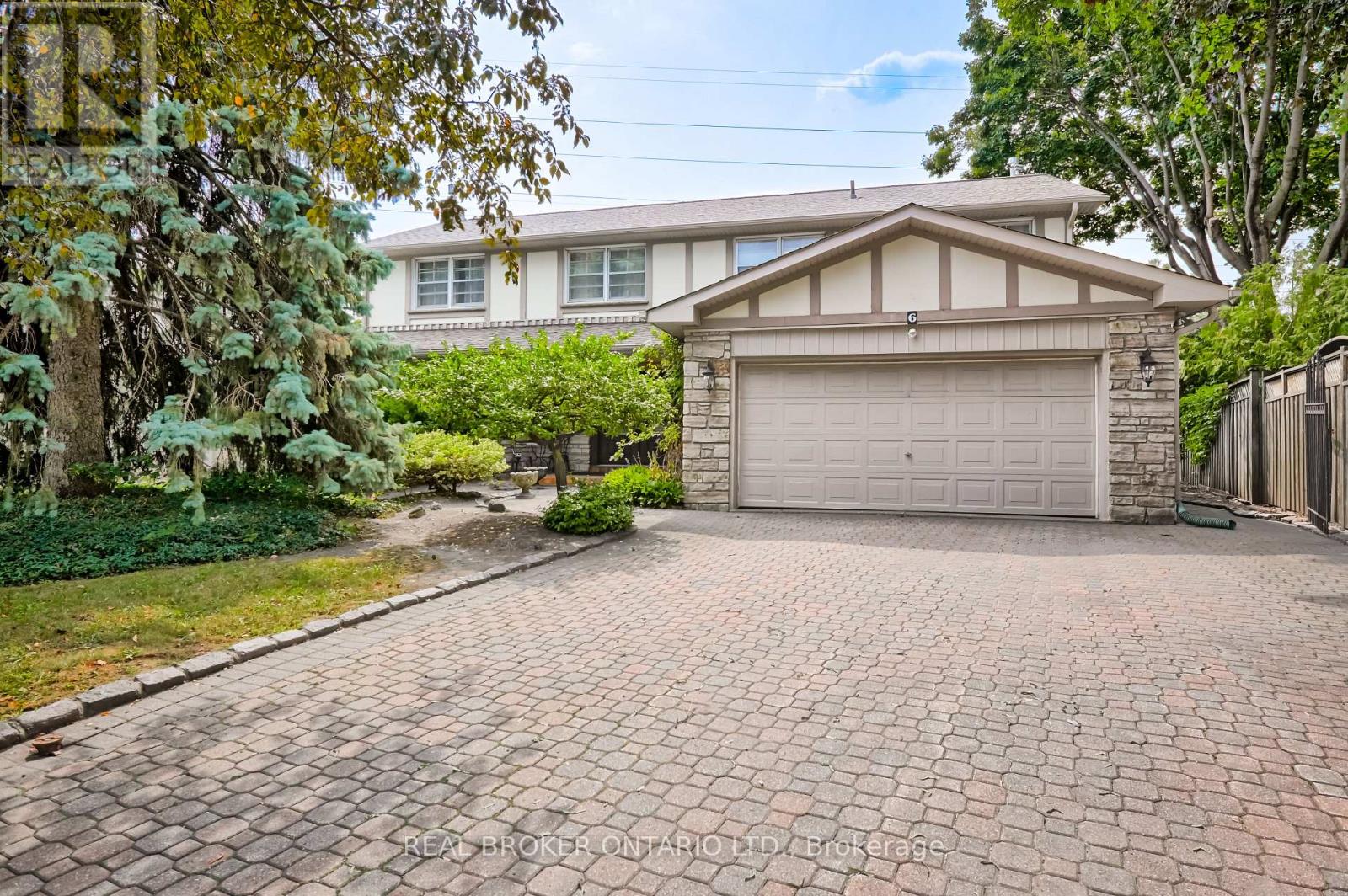 6 Streatham Pl, Toronto, ON M9B 6A4