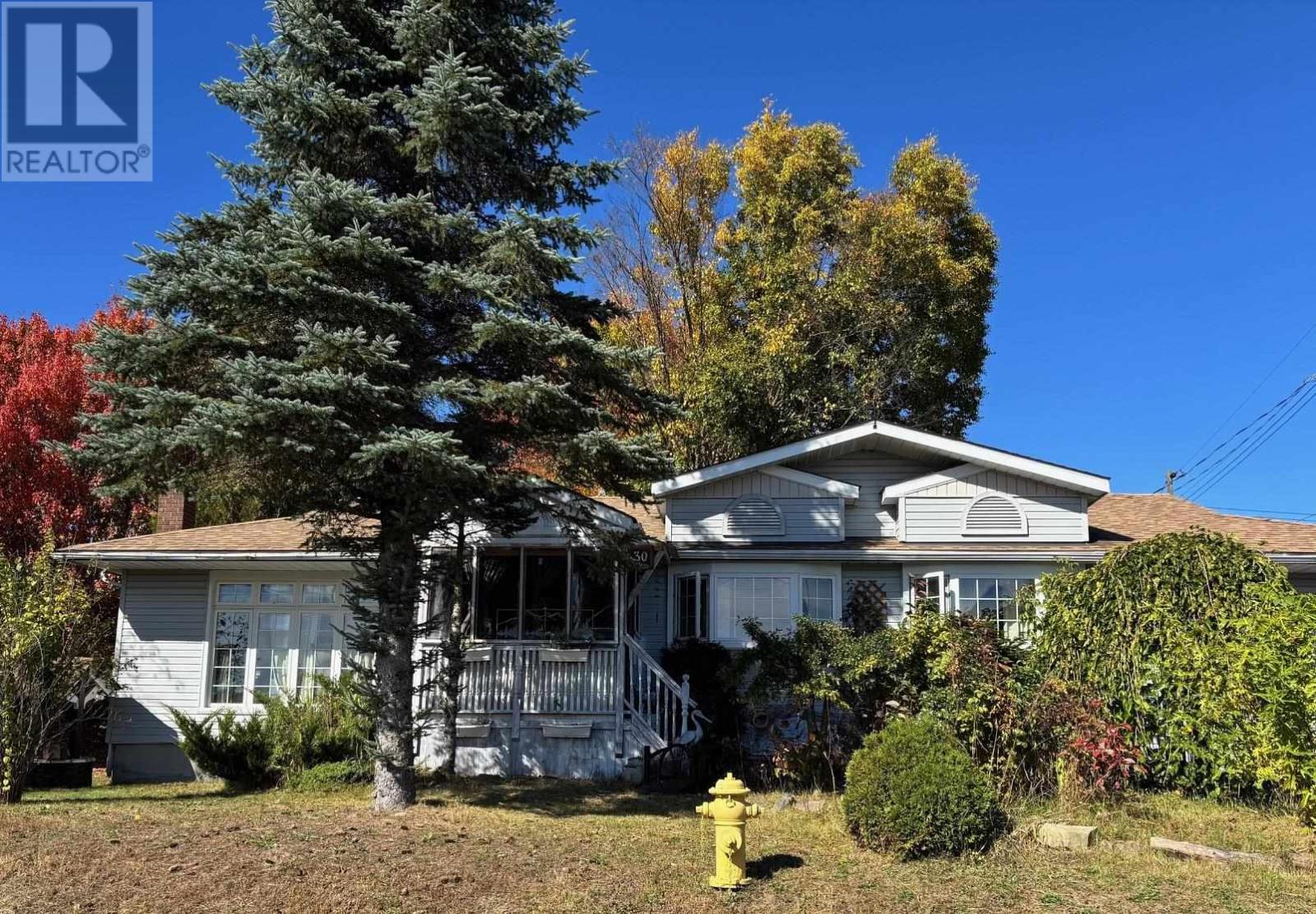 30 Denison Rd, Elliot Lake, ON P5A 1L7