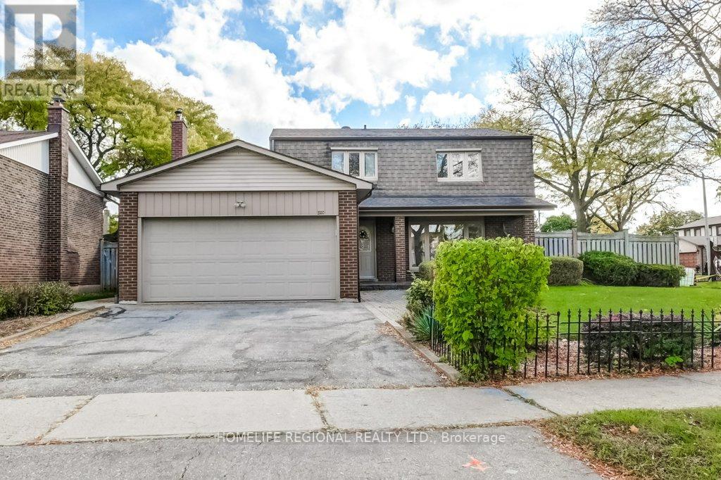 2557 Brasilia Cir, Mississauga, ON L5N 2E9