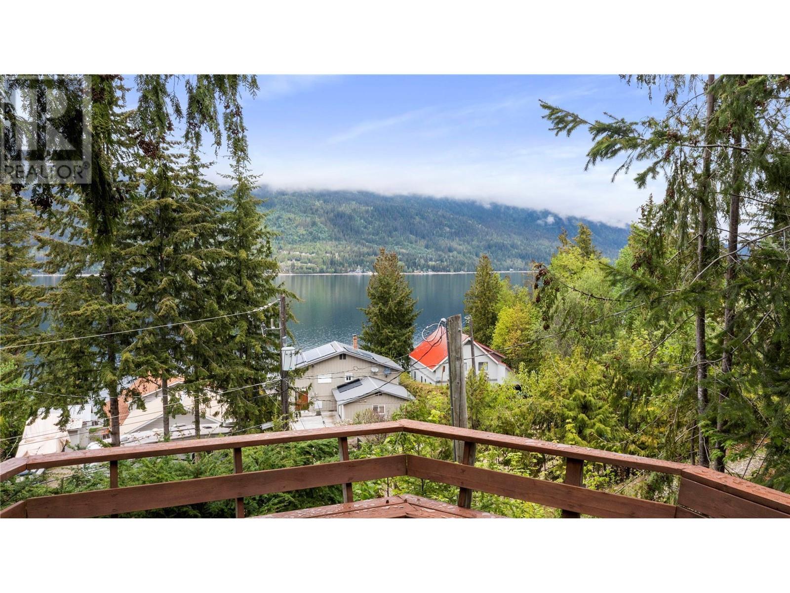 6300 Armstrong Rd Unit 7 Rd, Eagle Bay, BC V0E 1T0