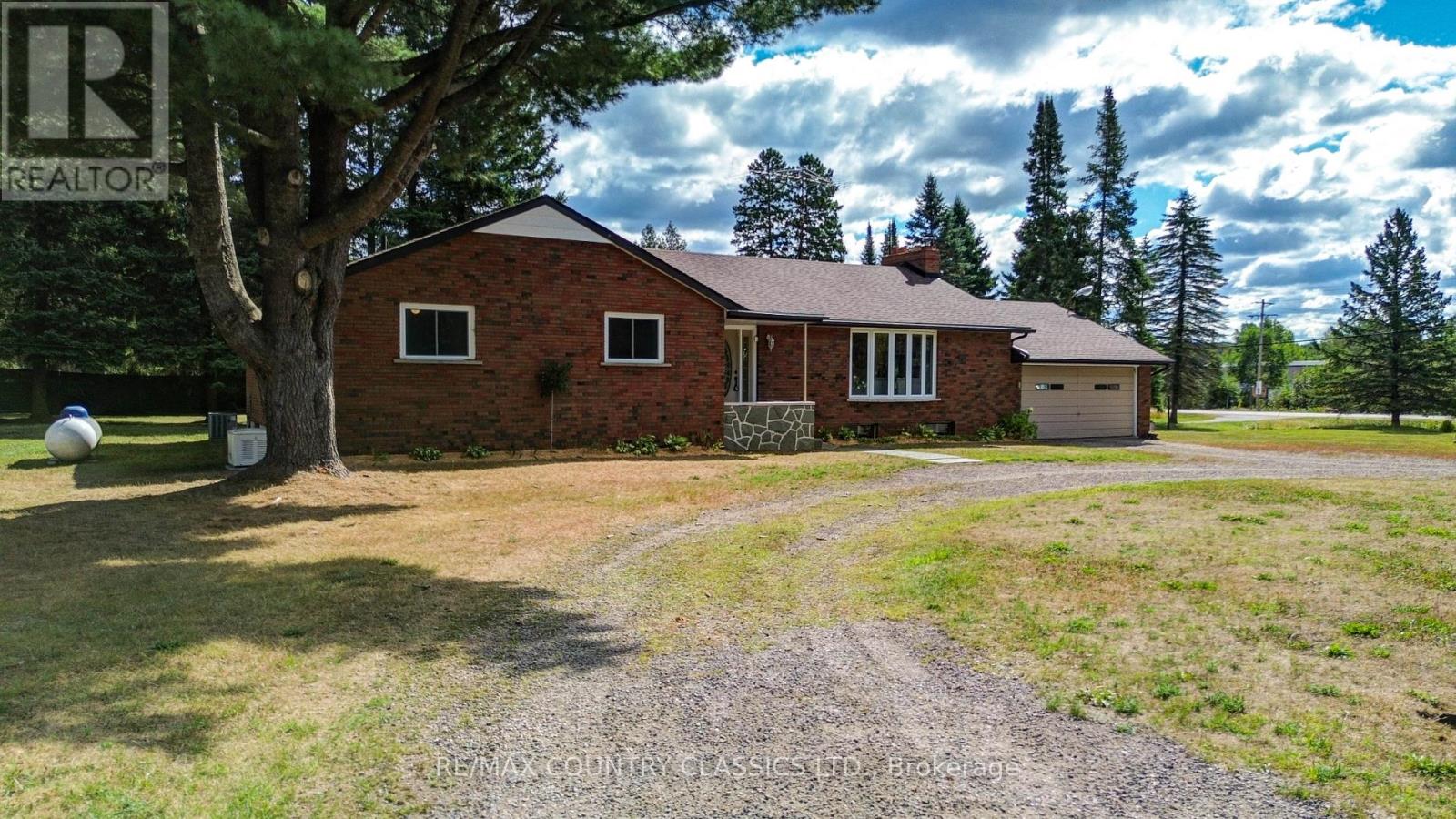 1012 Clement Lake Rd, Highlands East, ON K0L 3C0