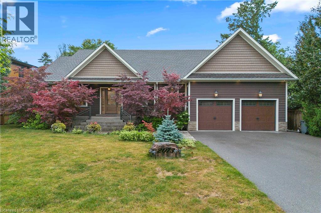 2073 Deramore Dr, Oakville, ON L6J 2P7