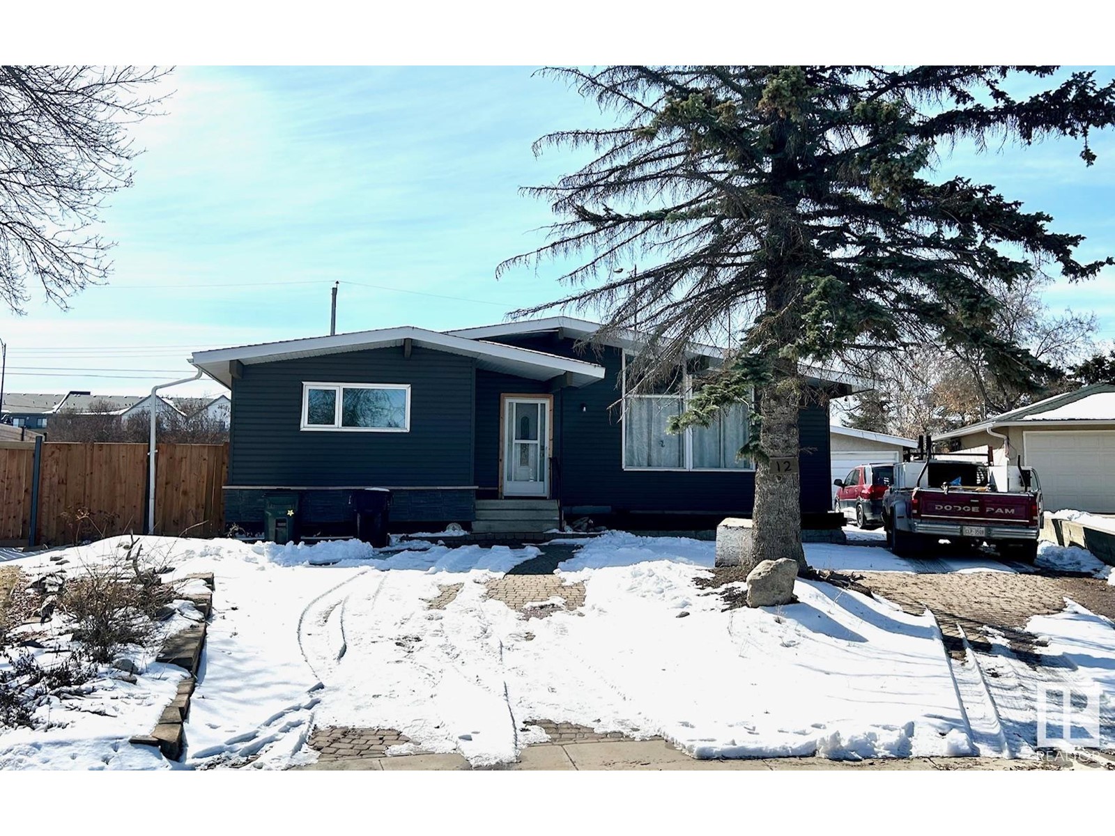 12 Ivy Cr, Sherwood Park, AB T8A 1W4