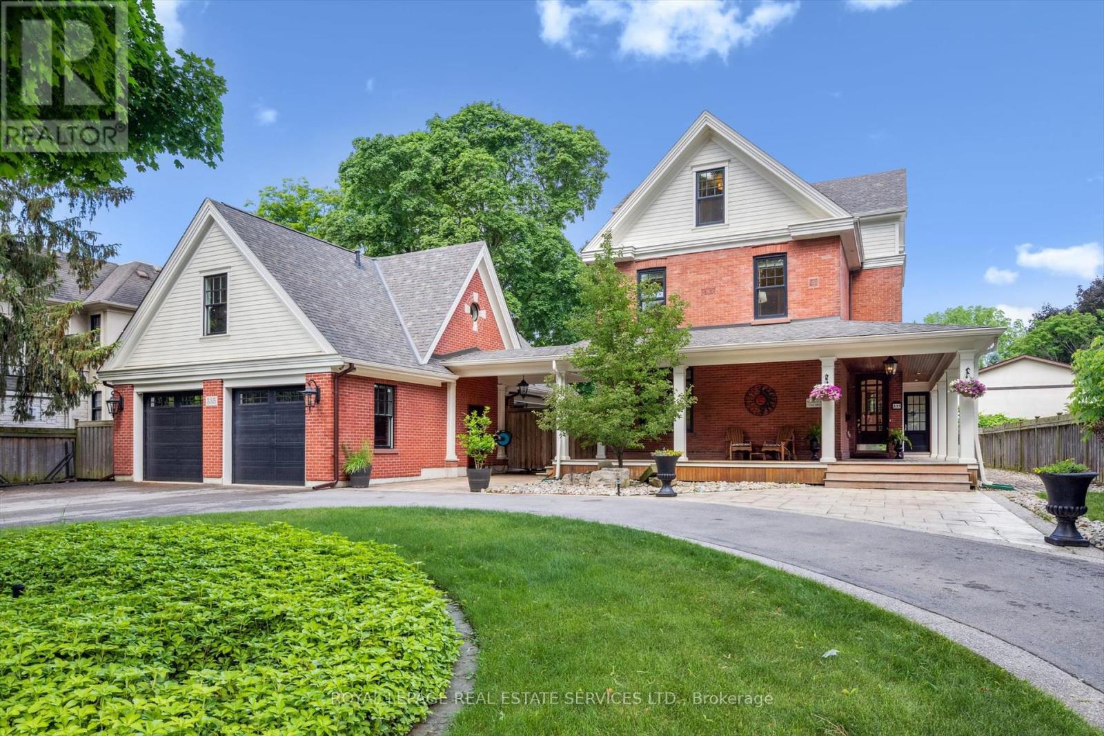 335 Lakeshore Rd W, Oakville, ON L6K 1G3