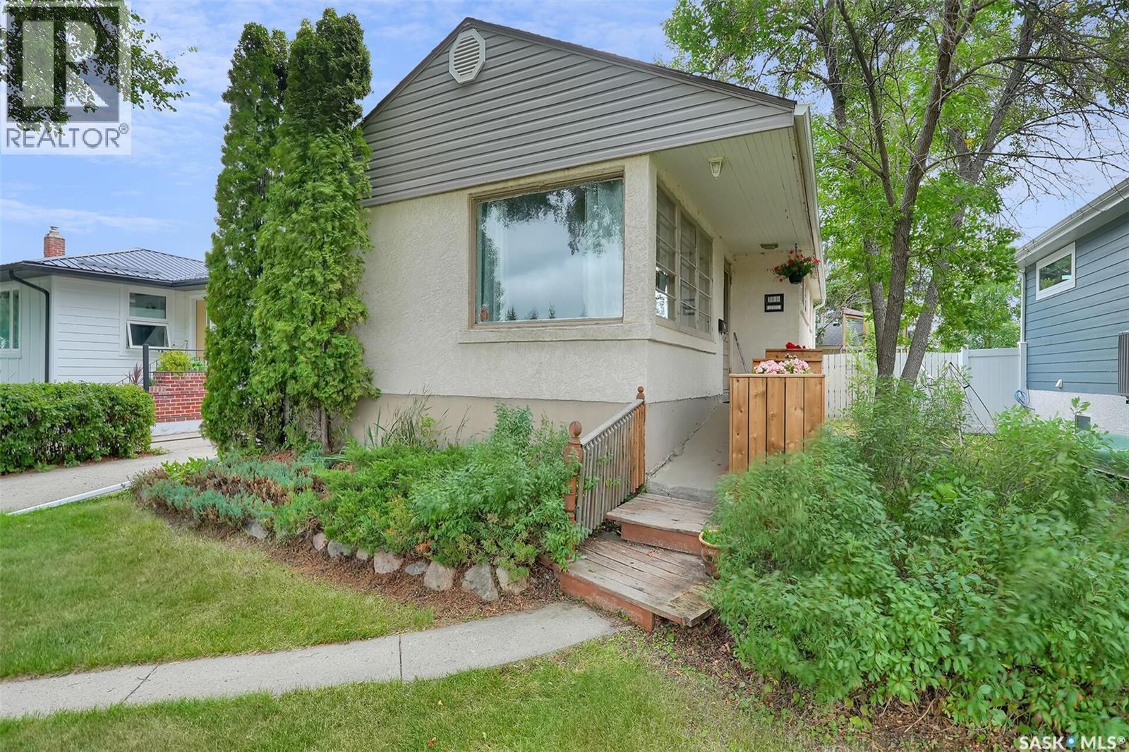 2919 Athol St, Regina, SK S4S 1Y4