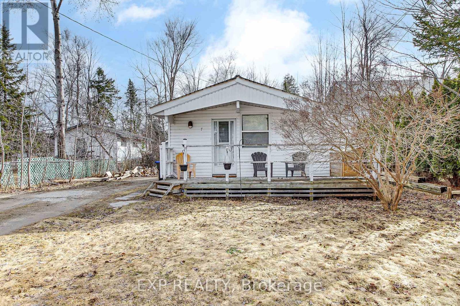 7 60th Street South, Wasaga Beach, ON L9Z 1V9