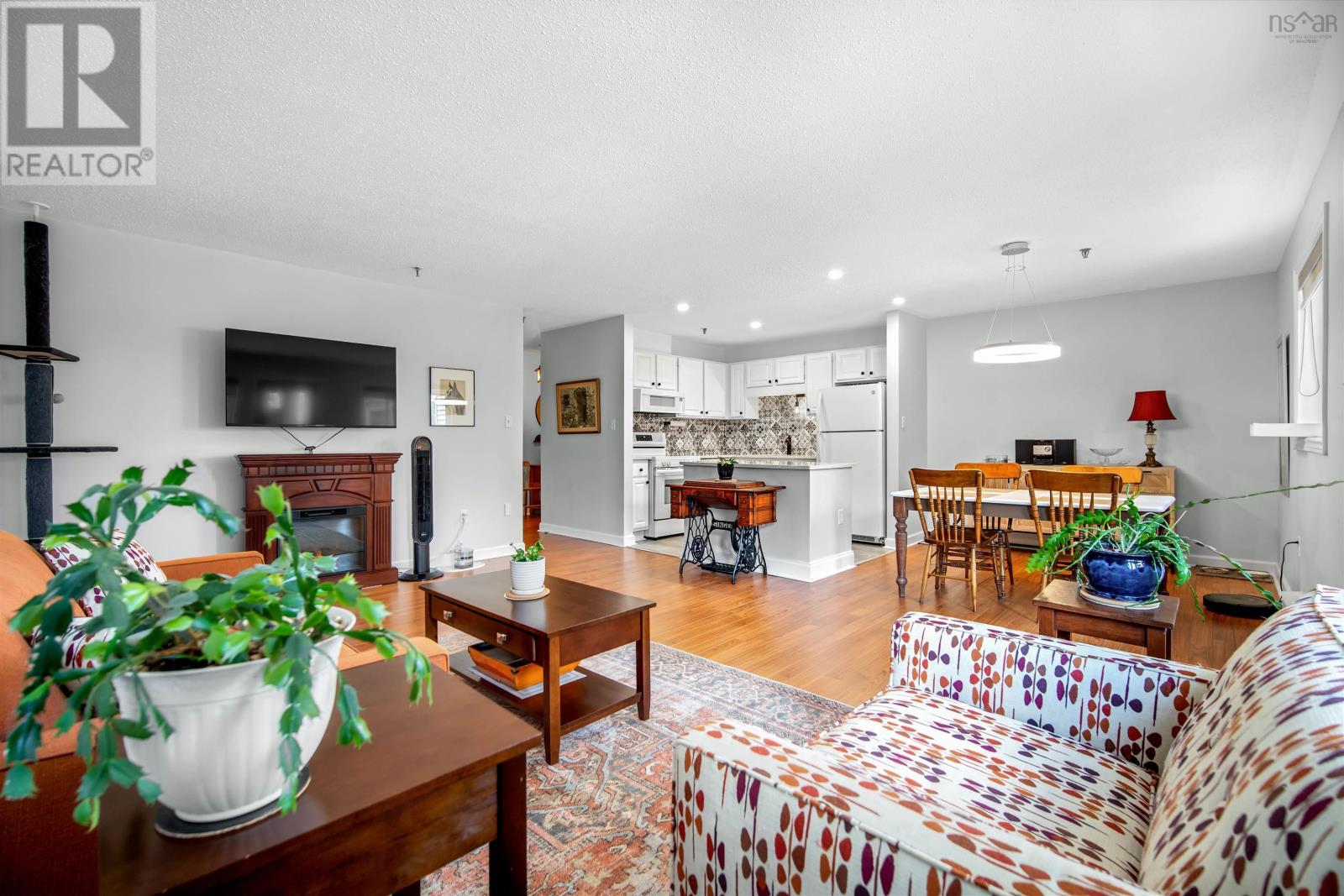 110 Farnham Gate Road Unit 202, Halifax, NS B3M 4A2