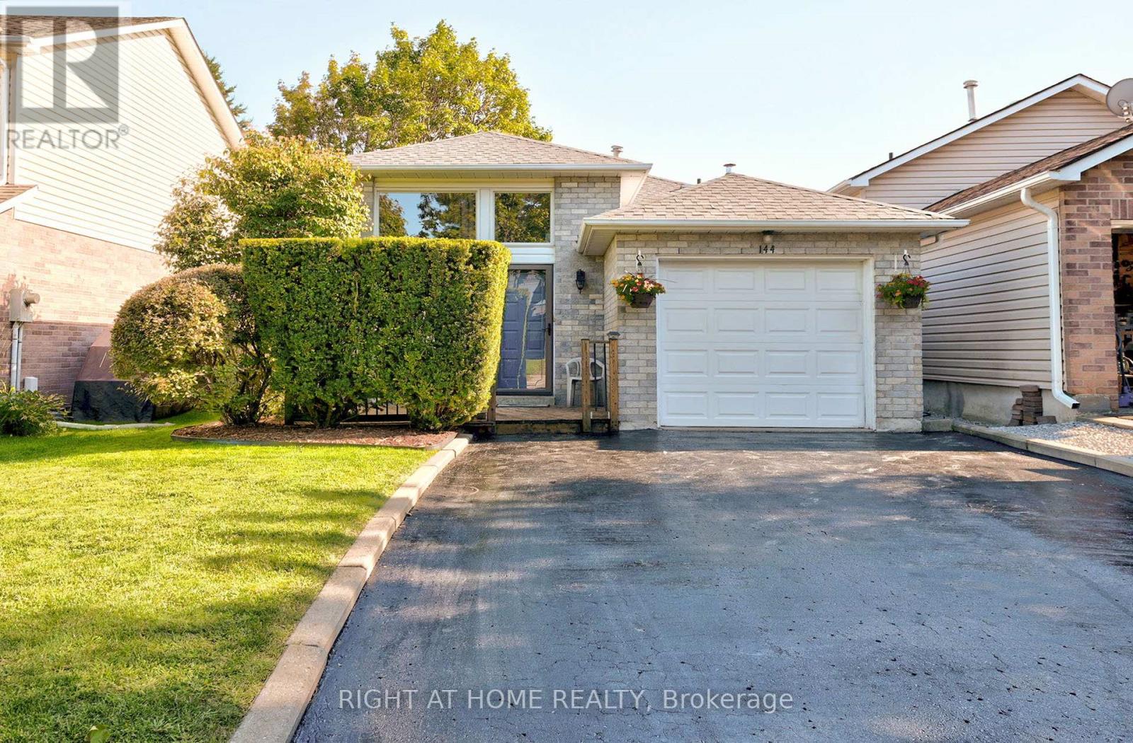 144 Trudeau Dr, Clarington, ON L1C 4J4