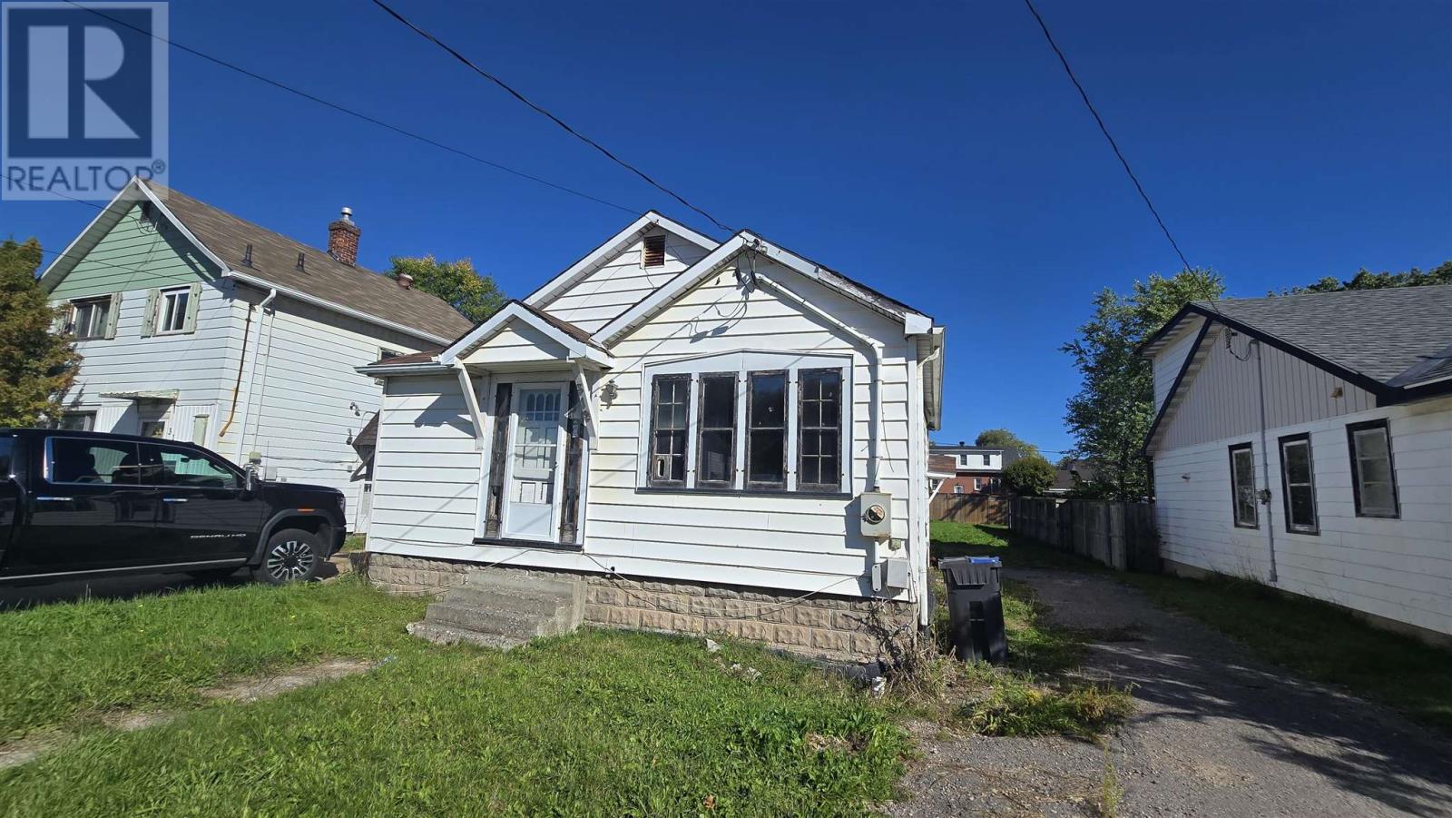 312 Pim St, Sault Ste. Marie, ON P6B 2T6