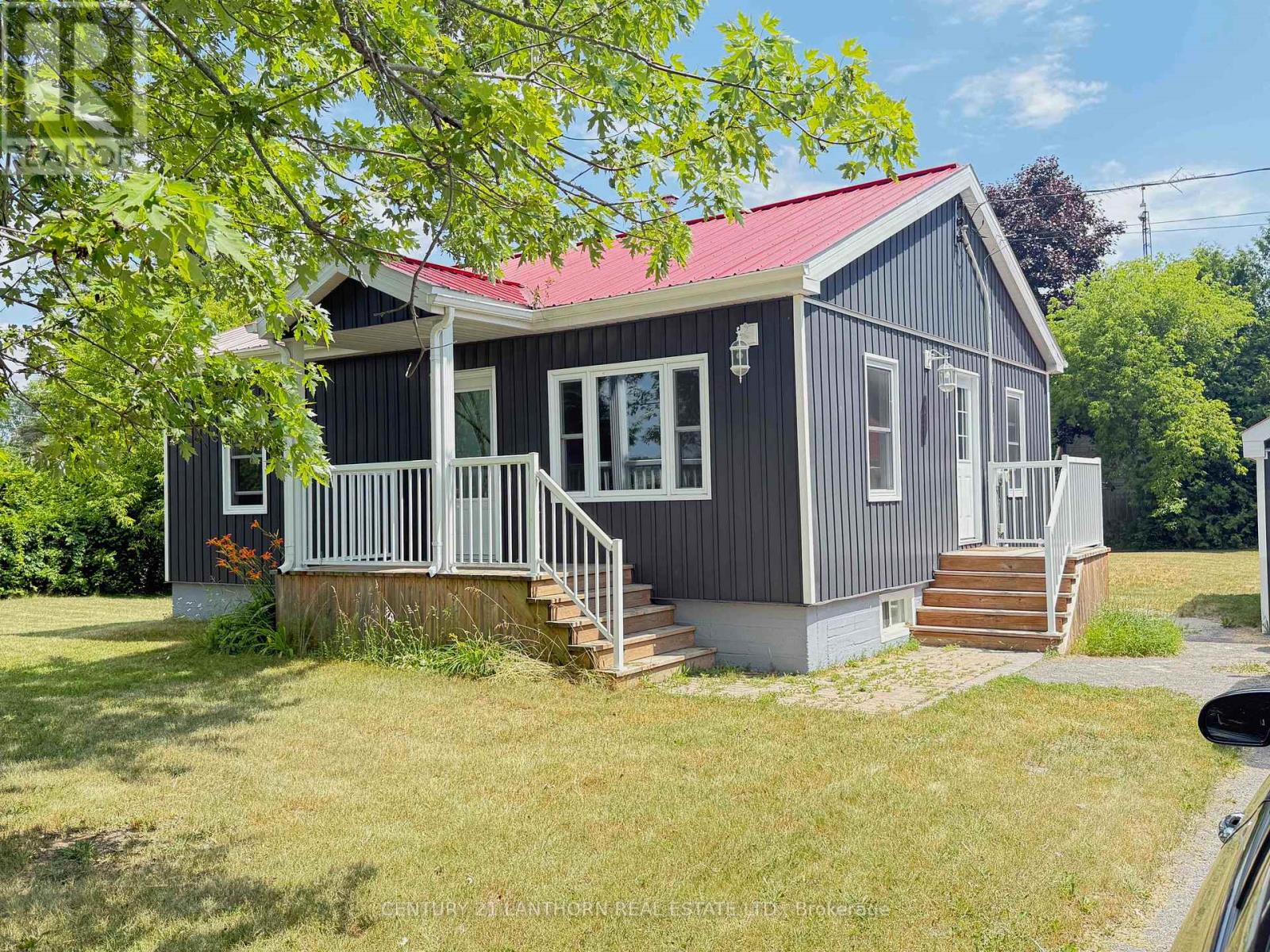 100 Whites Rd N, Quinte West, ON K8V 5P5
